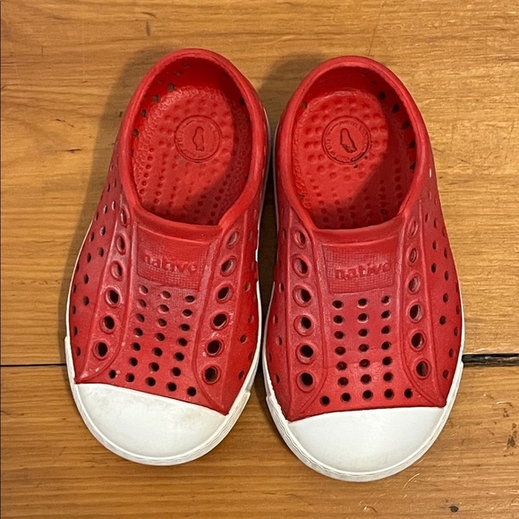 NATIVE Jefferson Sugarlite Slip On Shoes Toddler 5 Red White Unisex - Picture 4 of 7